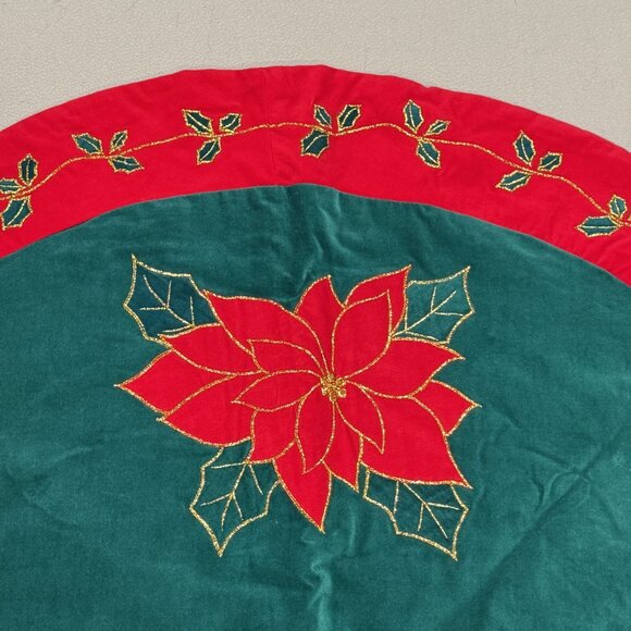 Vintage Christmas Tree Skirt Poinsettia Embroidery Green Red Velvet 40" Diameter - Picture 2 of 13